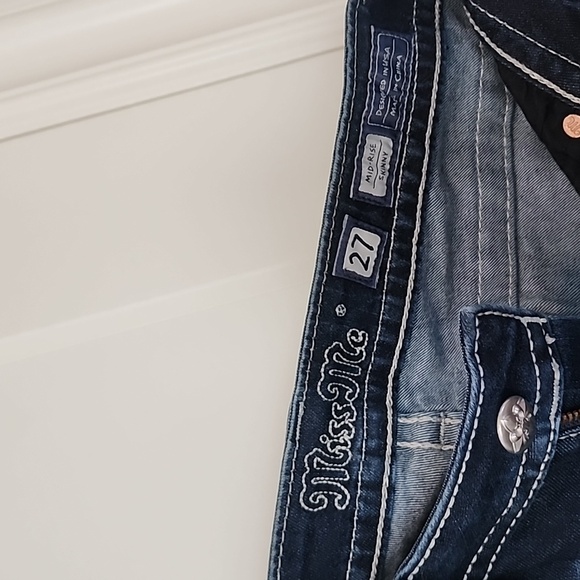 EUC Miss Me Jeans Mid-Rise Skinny Distressed Embellished 27 Color Med/Dark MK726 - Picture 9 of 9